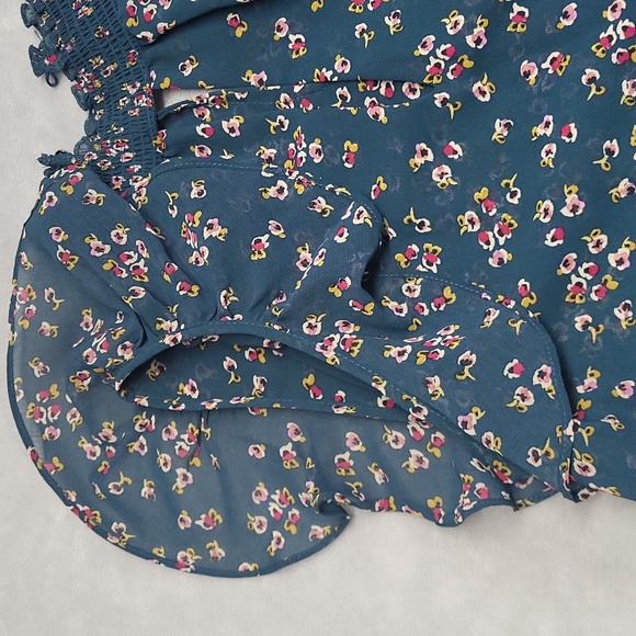 NWOT Teal Green Ruffle-Sleeve Top - Picture 5 of 11